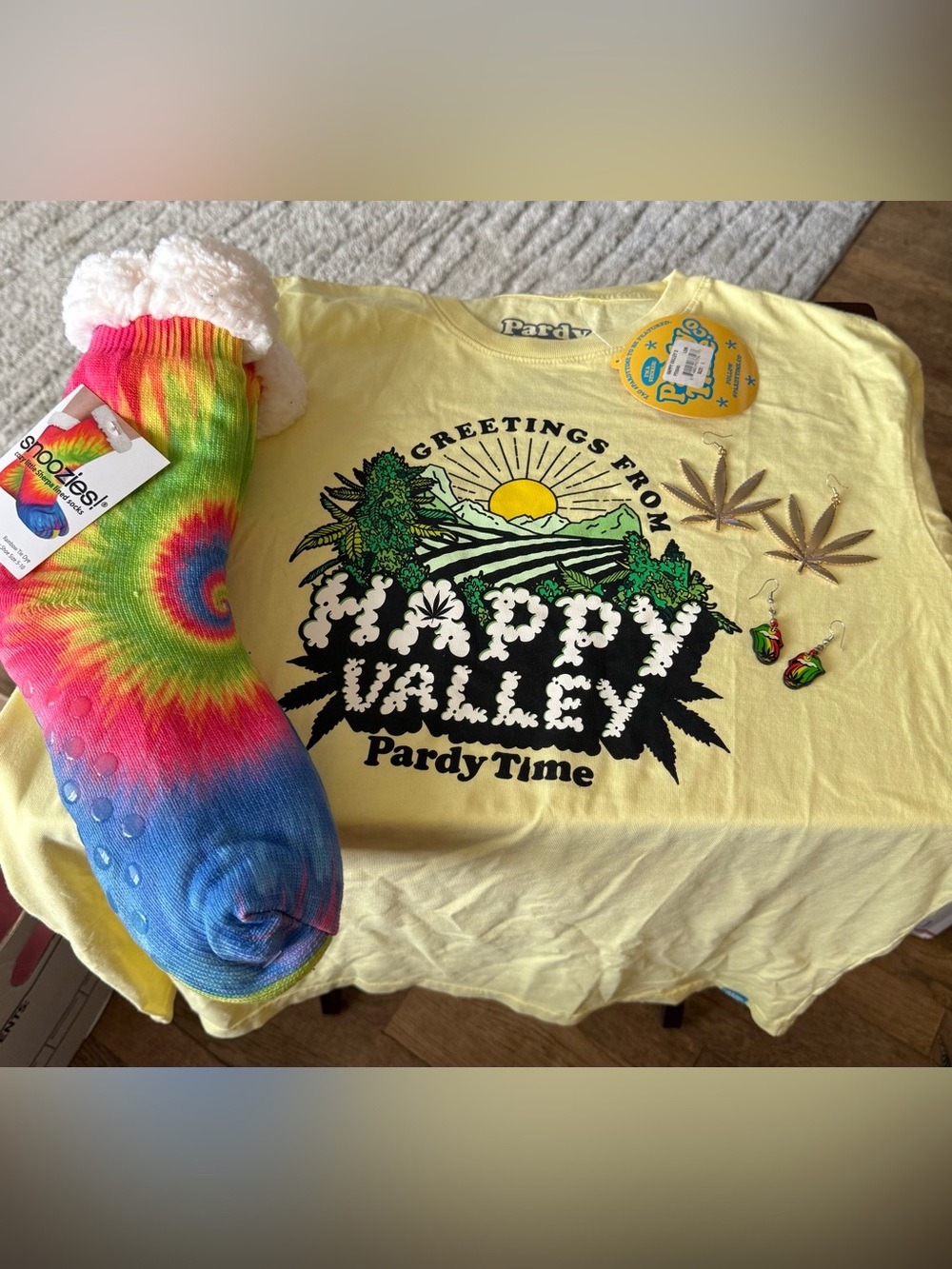 BUNDLE💚Pardy Time "Happy Valley" Graphic Tee, slipper socks & earrings